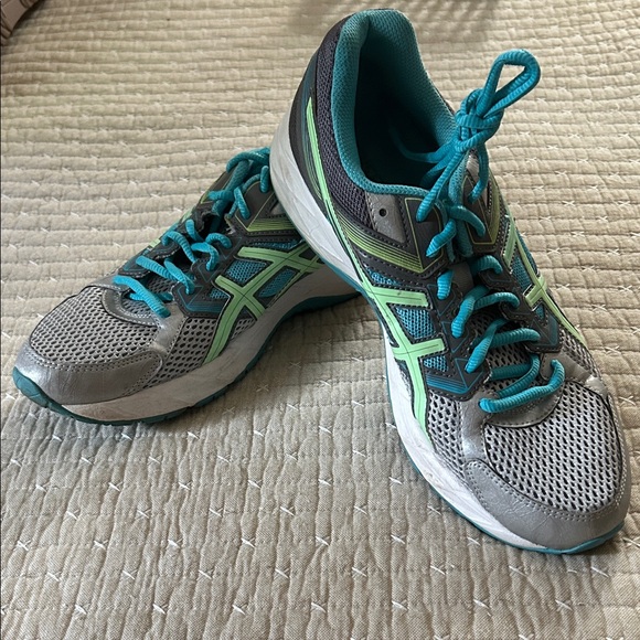NWOT ASICS Women's Size 10 Gray and Green Gel Contend 3 running shoes - Picture 1 of 10